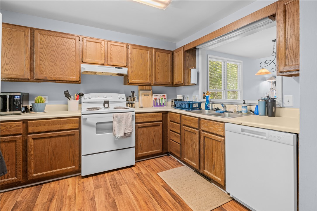 119 Clemson Street, Unit 3 AND 4 Clemson, SC 29631 - Photo 28 of 42 Lots of counter space