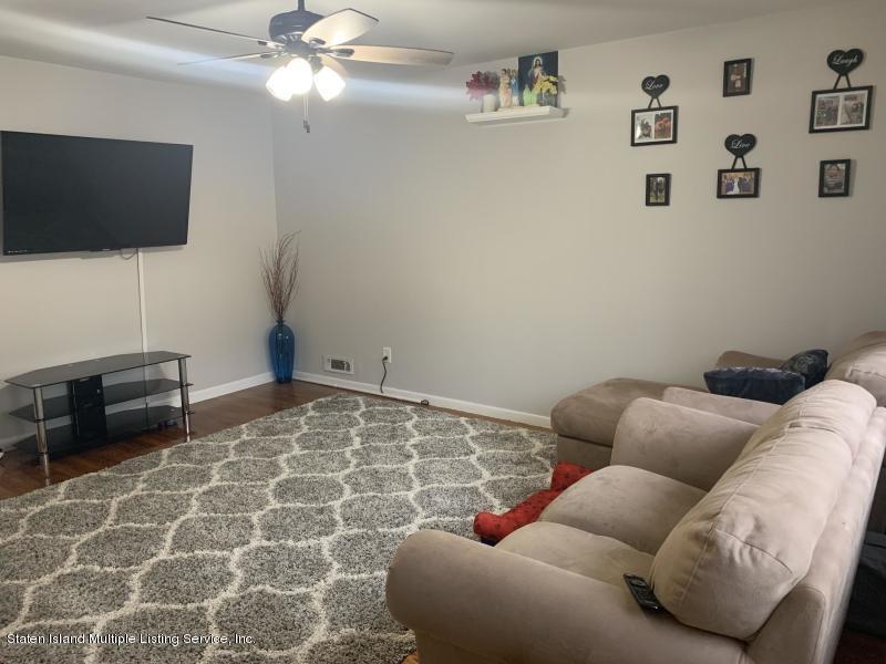 293 Beach Road Staten Island, NY 10312 - Photo 3 of 22 LIVING ROOM
