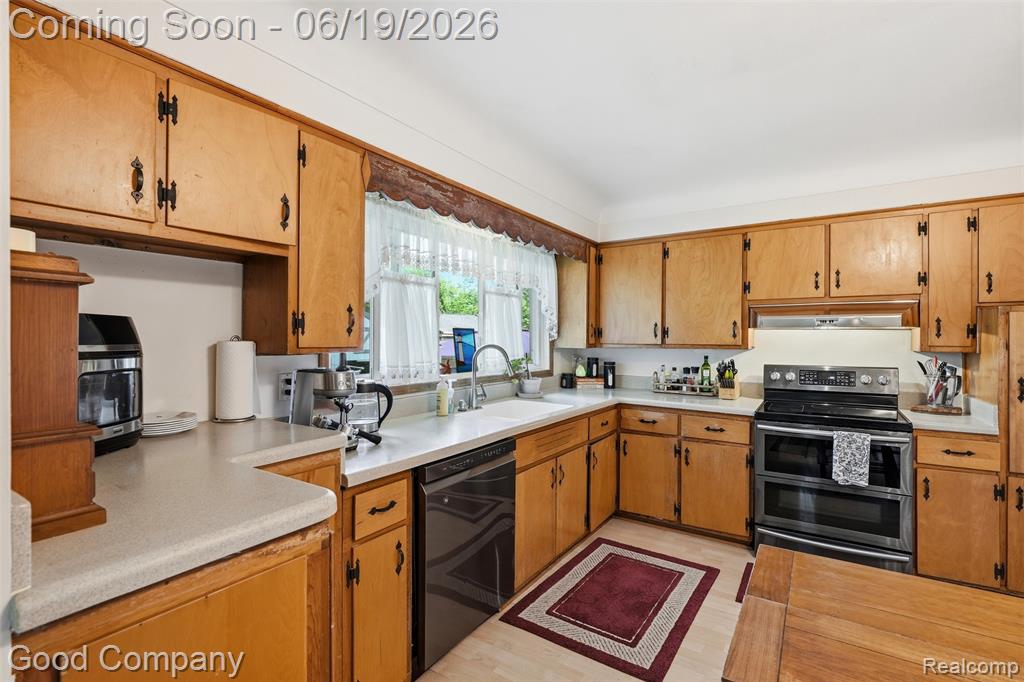 3615 Hazelton Avenue Rochester Hills, MI 48307 - Photo 24 of 56