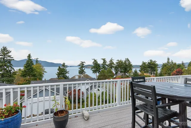 $999,000 | 3406 West 2nd Street, Anacortes, WA 98221