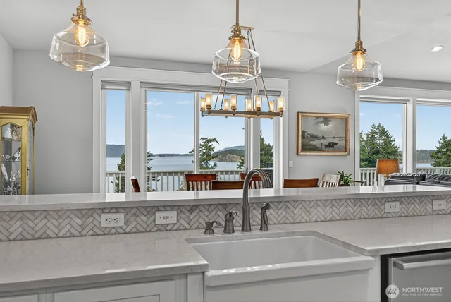 $999,000 | 3406 West 2nd Street, Anacortes, WA 98221