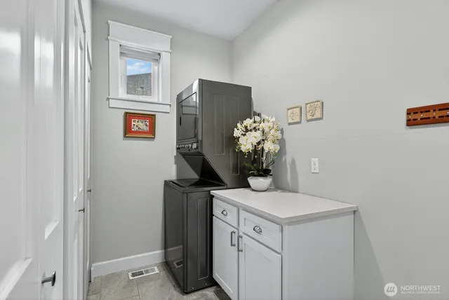 $999,000 | 3406 West 2nd Street, Anacortes, WA 98221