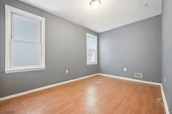 $2,600 | 375 6th Avenue West, Unit 1, Newark, NJ 07107