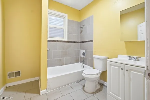 $2,600 | 375 6th Avenue West, Unit 1, Newark, NJ 07107