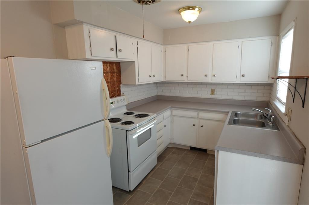 503 West Colonel Drive Independence, MO 64050 - Photo 3 of 15