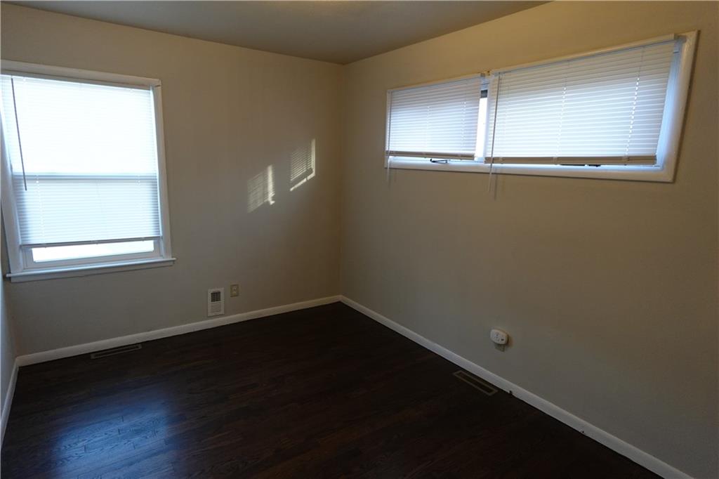 503 West Colonel Drive Independence, MO 64050 - Photo 9 of 15