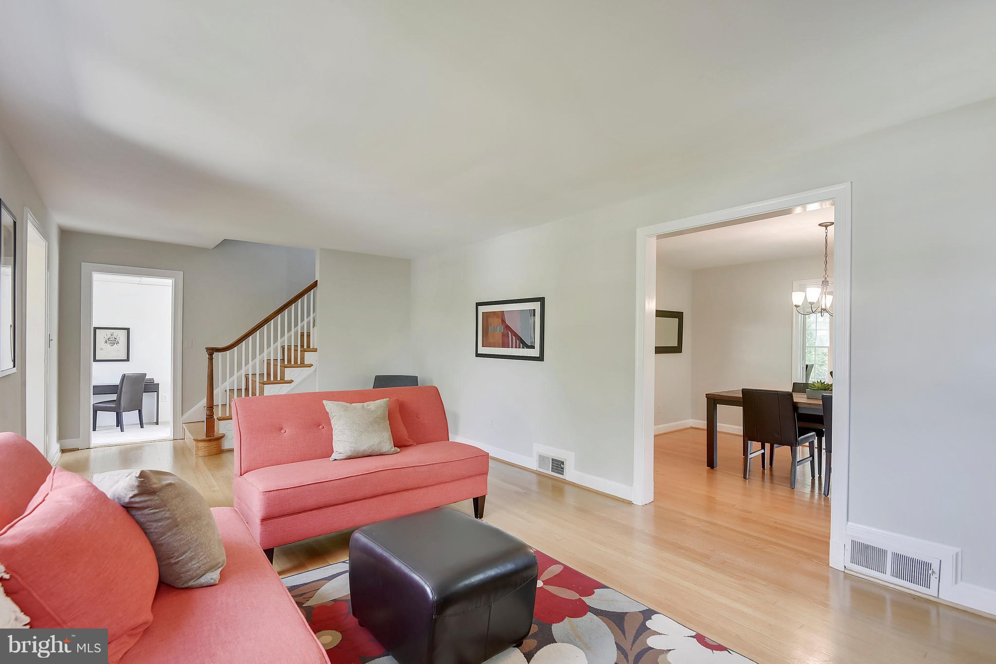 214 St Lawrence Drive Silver Spring, MD 20901 - Photo 5 of 30 Living Room