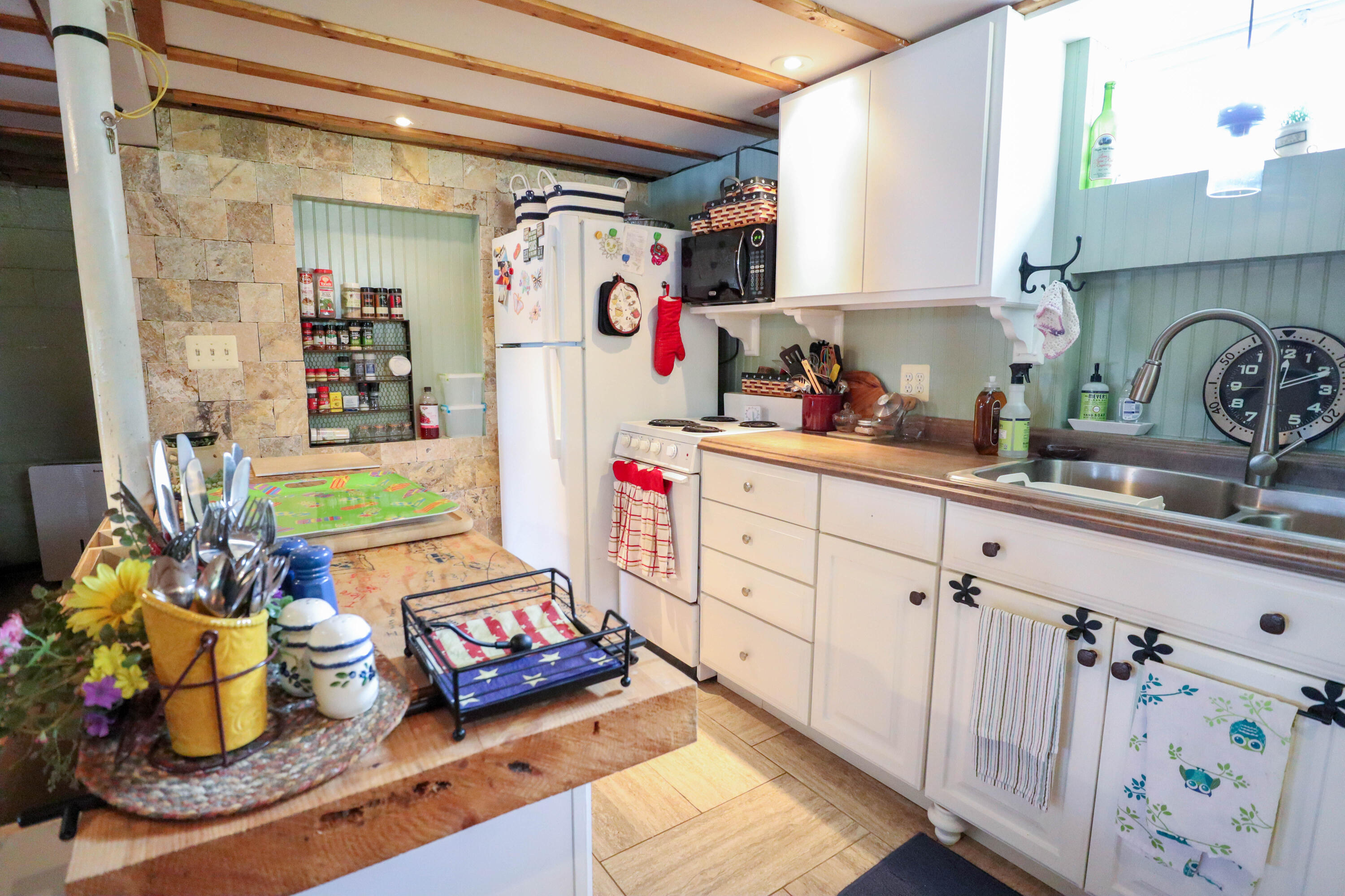 107 Carroll Lane Limerick, ME 04048 - Photo 22 of 46 kitchen