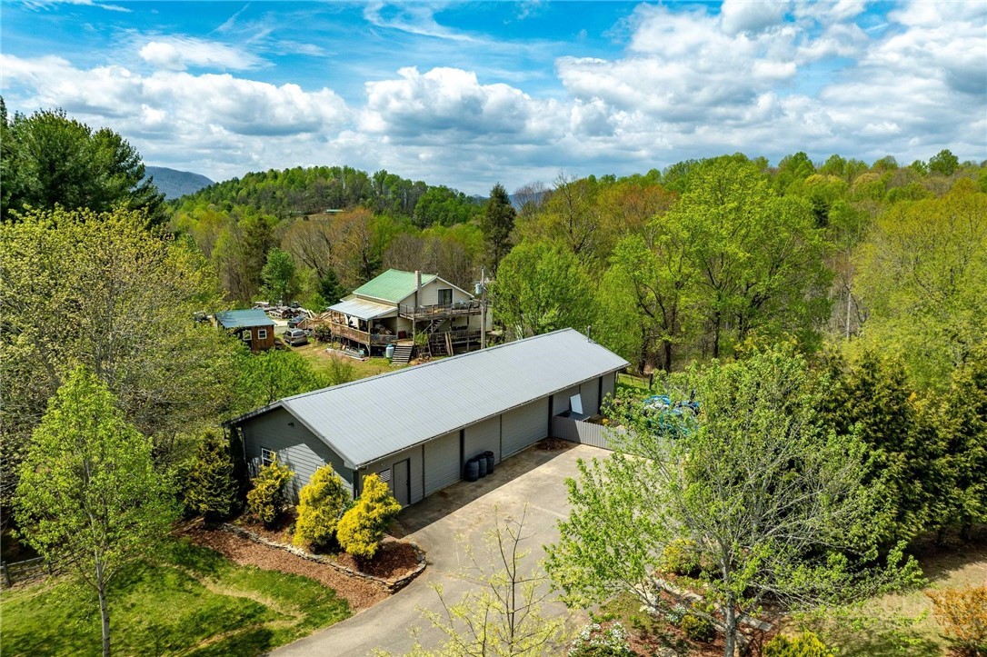 4861 Dry Hill Road Butler, TN 37640 - Photo 5 of 50 Gallery Image 5
