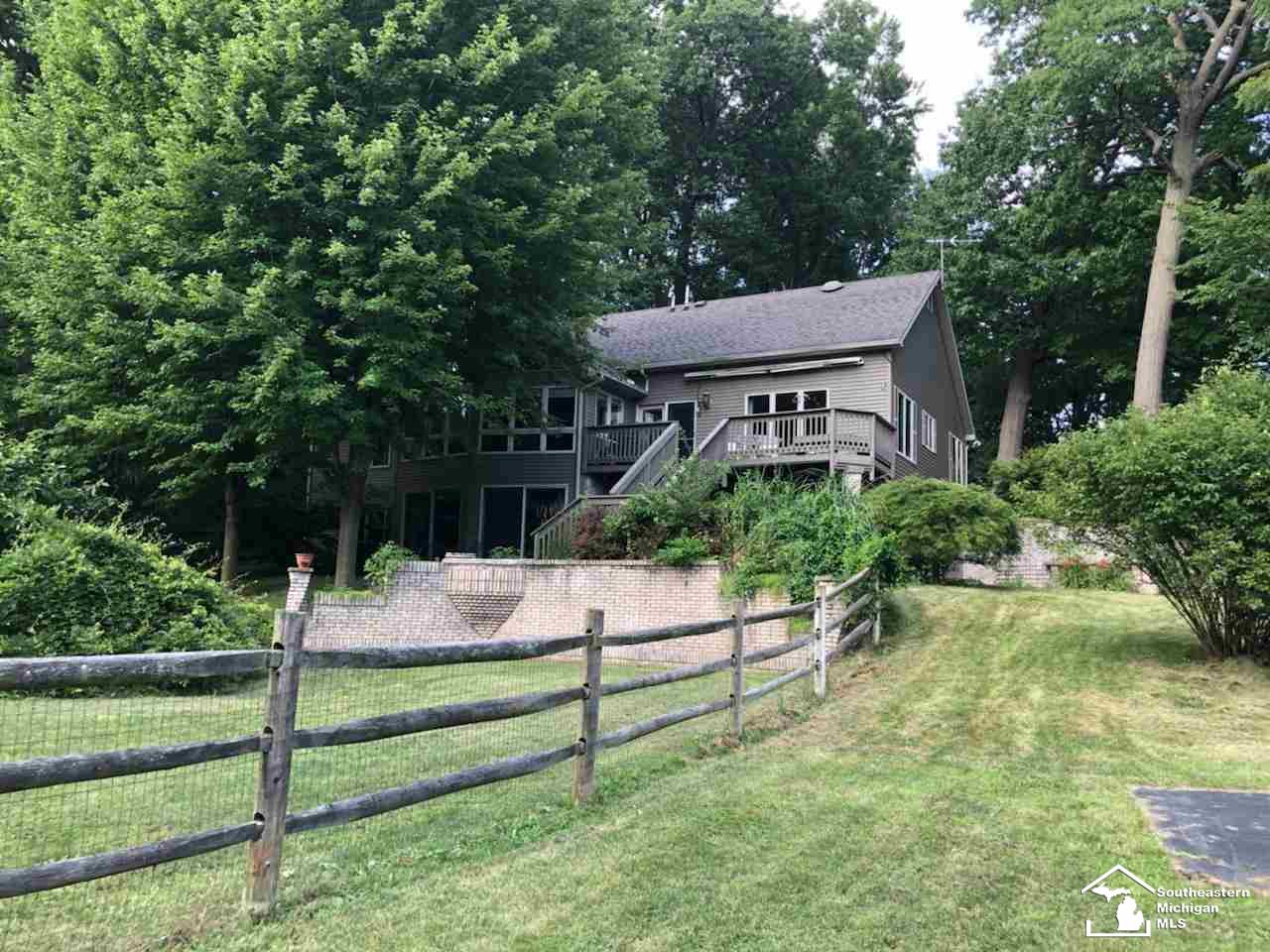 6729 Douglas Road Lambertville, MI 48144 - Photo 6 of 23 31388335-5.JPG