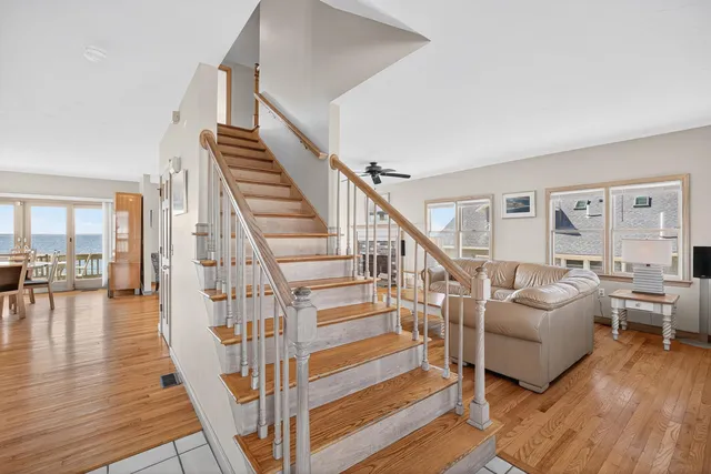 a view of entryway and hall