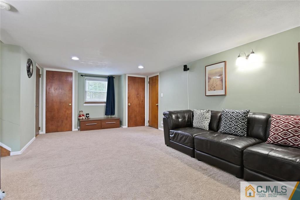 18 Tamarack Road Edison, NJ 08820 - Photo 9 of 25 a living room with furniture and window