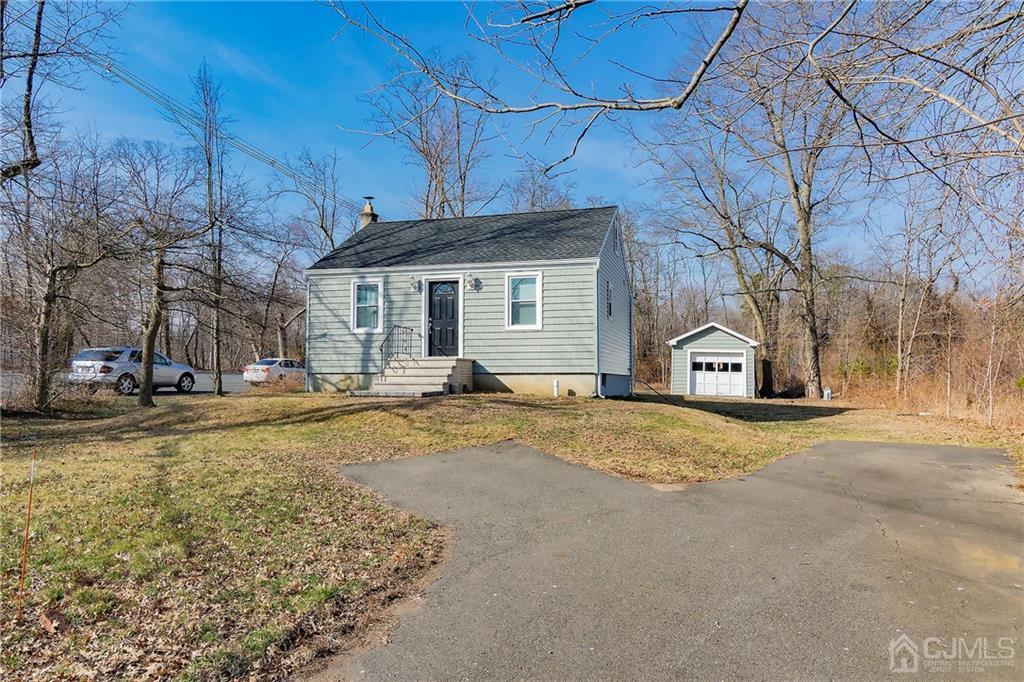69 Old Amboy Road Old Bridge, NJ 08857 - Photo 4 of 24 Gallery Image 4