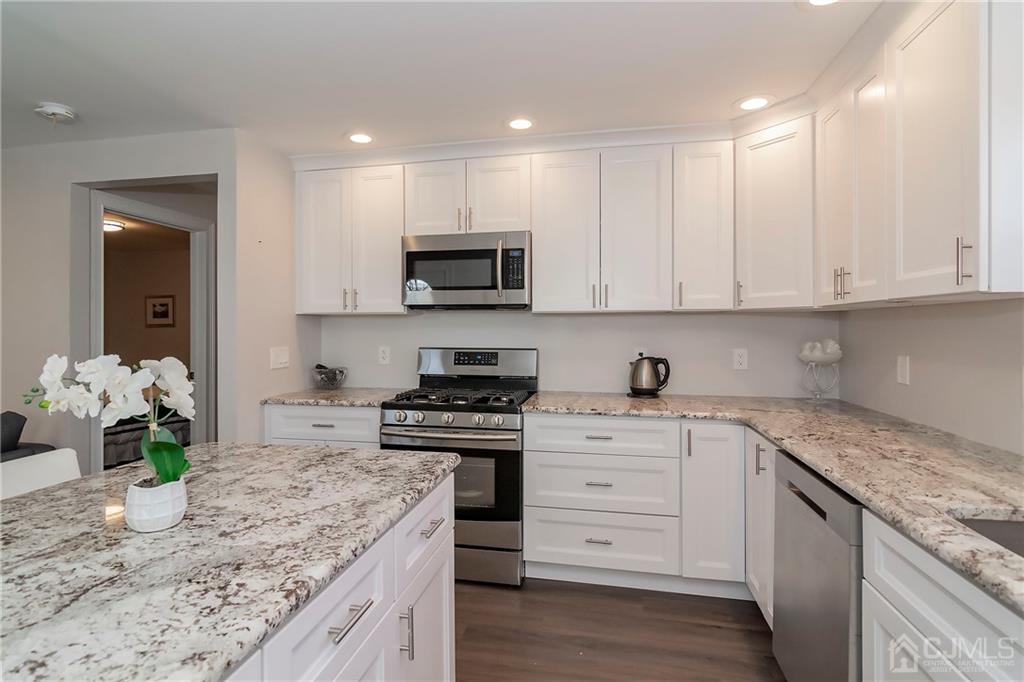 69 Old Amboy Road Old Bridge, NJ 08857 - Photo 7 of 24 Gallery Image 7