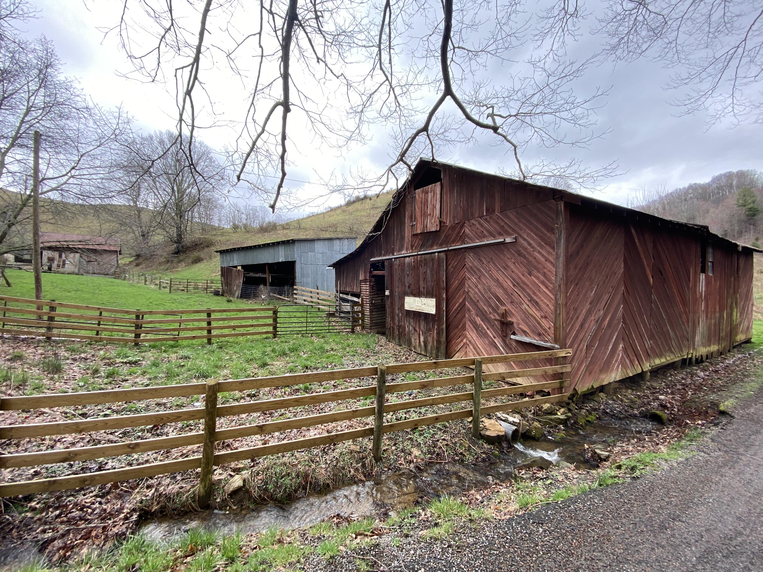 982 Buttermilk Road Trade, TN 37691 - Photo 8 of 50 Photo Mar 25, 1 08 38 PM