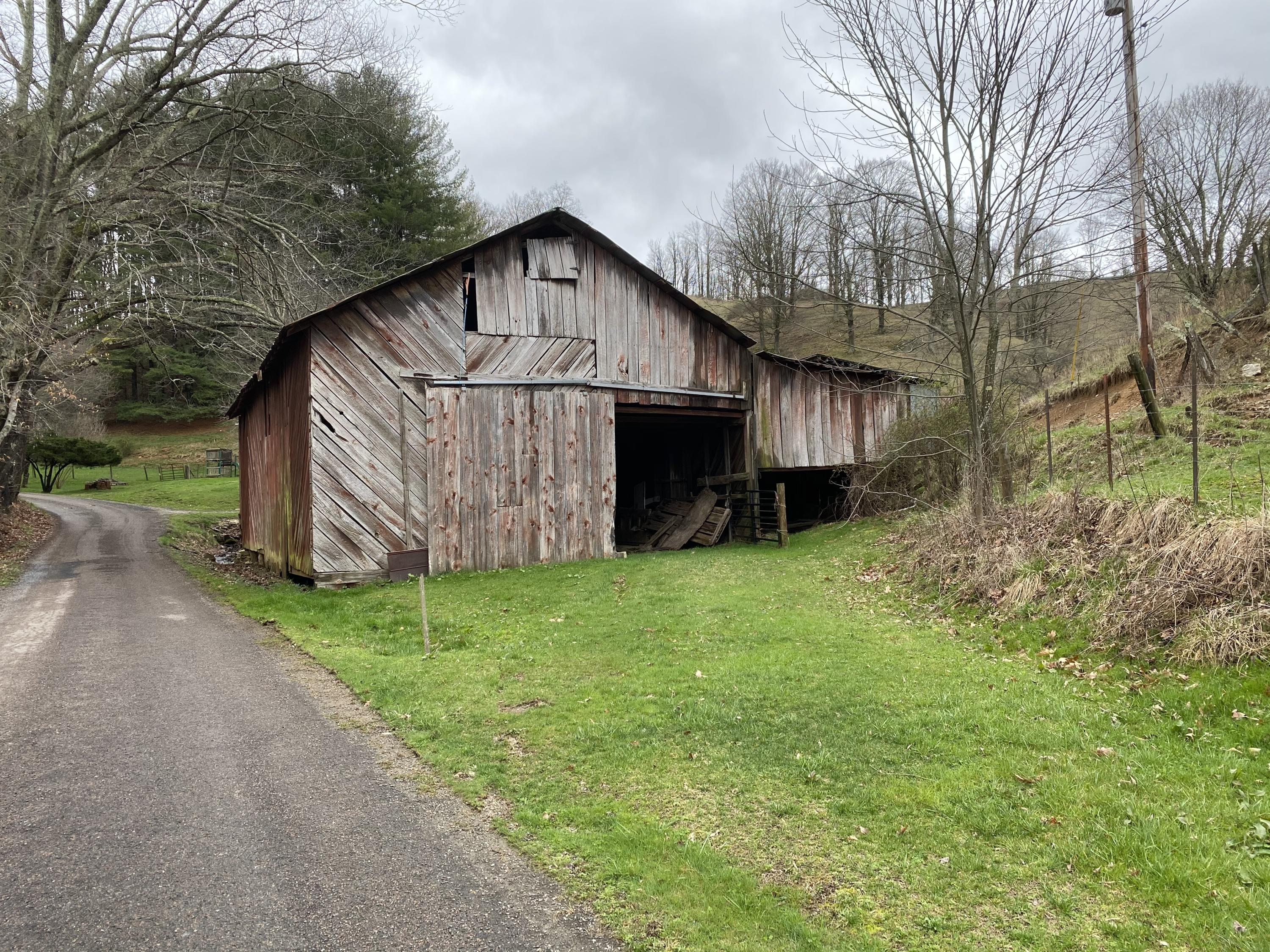 982 Buttermilk Road Trade, TN 37691 - Photo 10 of 50 Photo Mar 25, 1 13 55 PM