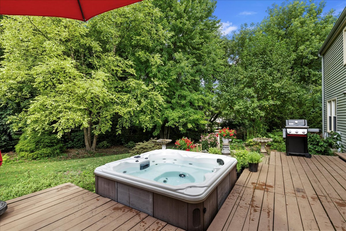 1554 Deer Run Road Gurnee, IL 60031 - Photo 2 of 24 a view of a couches on the roof deck