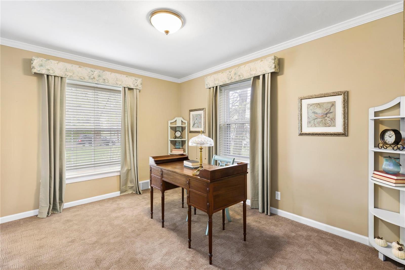 572 South Berry Road St. Louis, MO 63122 - Photo 11 of 21 Gallery Image 11
