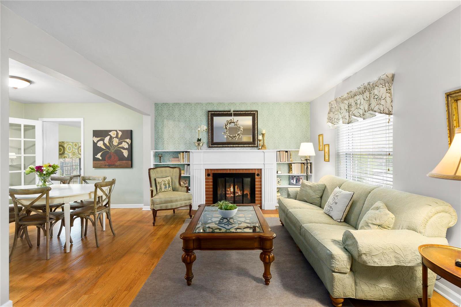 572 South Berry Road St. Louis, MO 63122 - Photo 3 of 21 Gallery Image 3