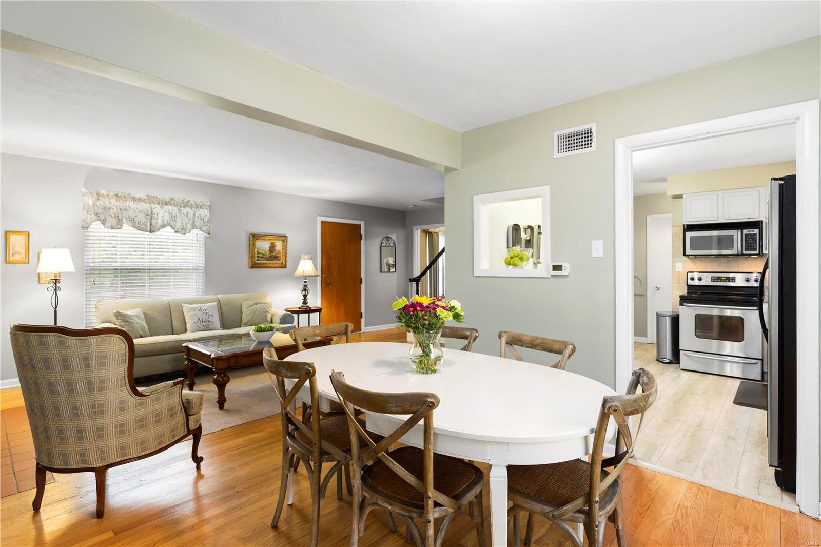 572 South Berry Road St. Louis, MO 63122 - Photo 5 of 21 Gallery Image 5