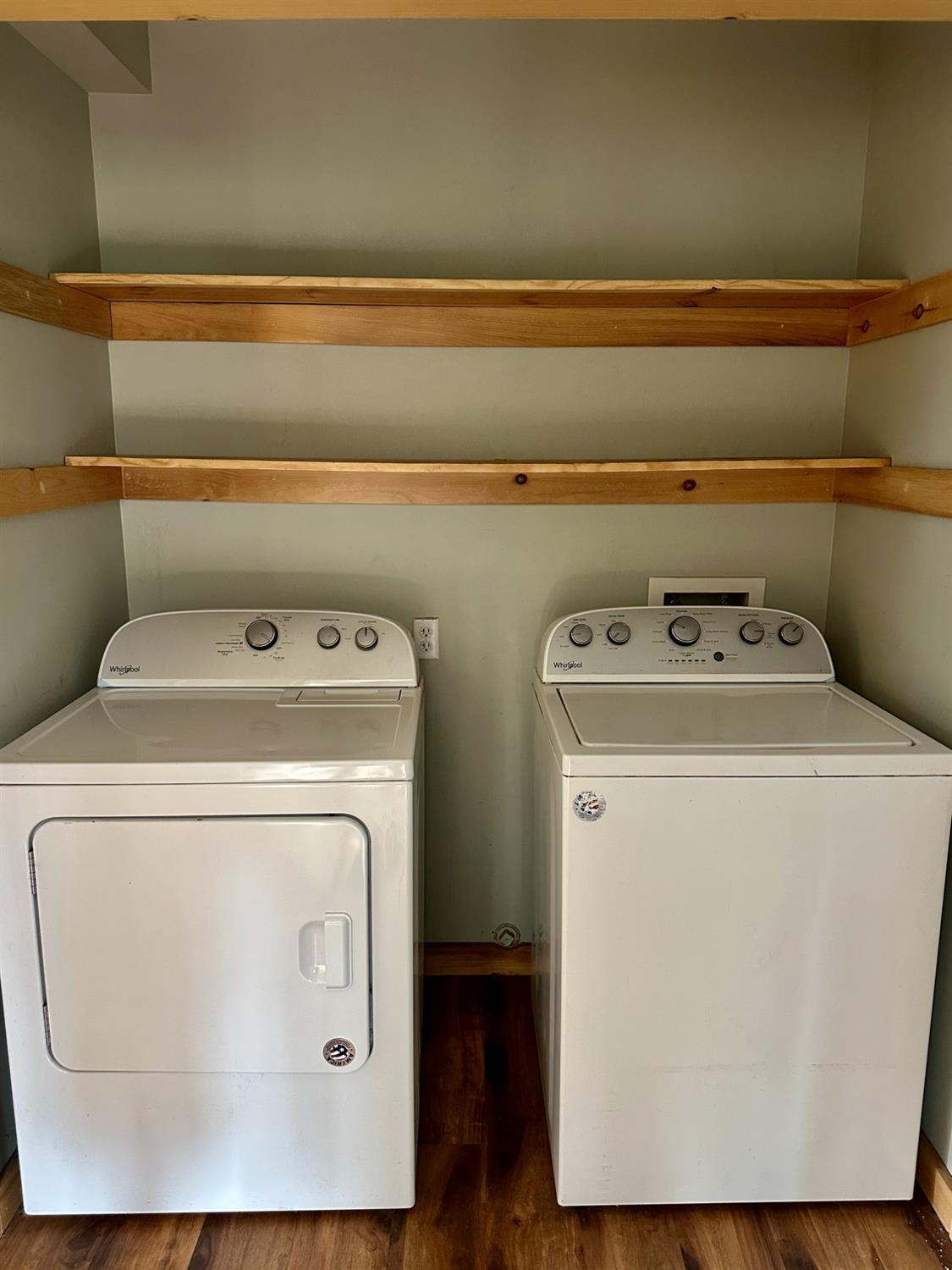 38295 Cressman Road Shaver Lake, CA 93664 - Photo 20 of 31 a utility room with dryer and washer