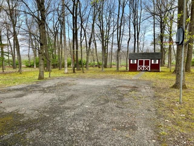 2556 Woods Edge Road Bath, PA 18014 - Photo 4 of 19 Gallery Image 4