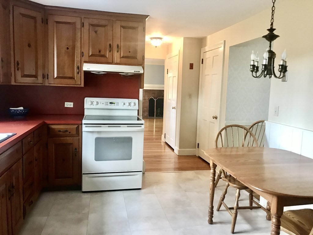 235 Perkins Row Topsfield, MA 01983 - Photo 11 of 25 Gallery Image 11