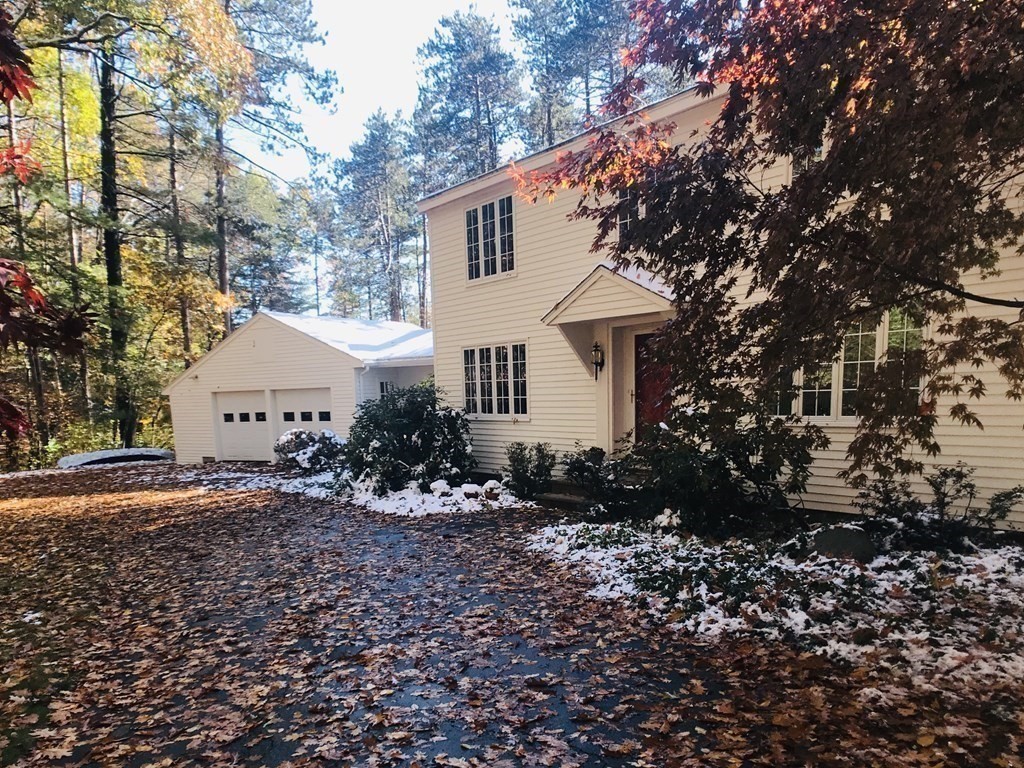 235 Perkins Row Topsfield, MA 01983 - Photo 2 of 25 Gallery Image 2