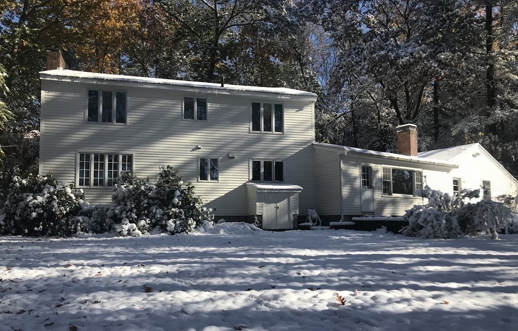 235 Perkins Row Topsfield, MA 01983 - Photo 5 of 25 Gallery Image 5