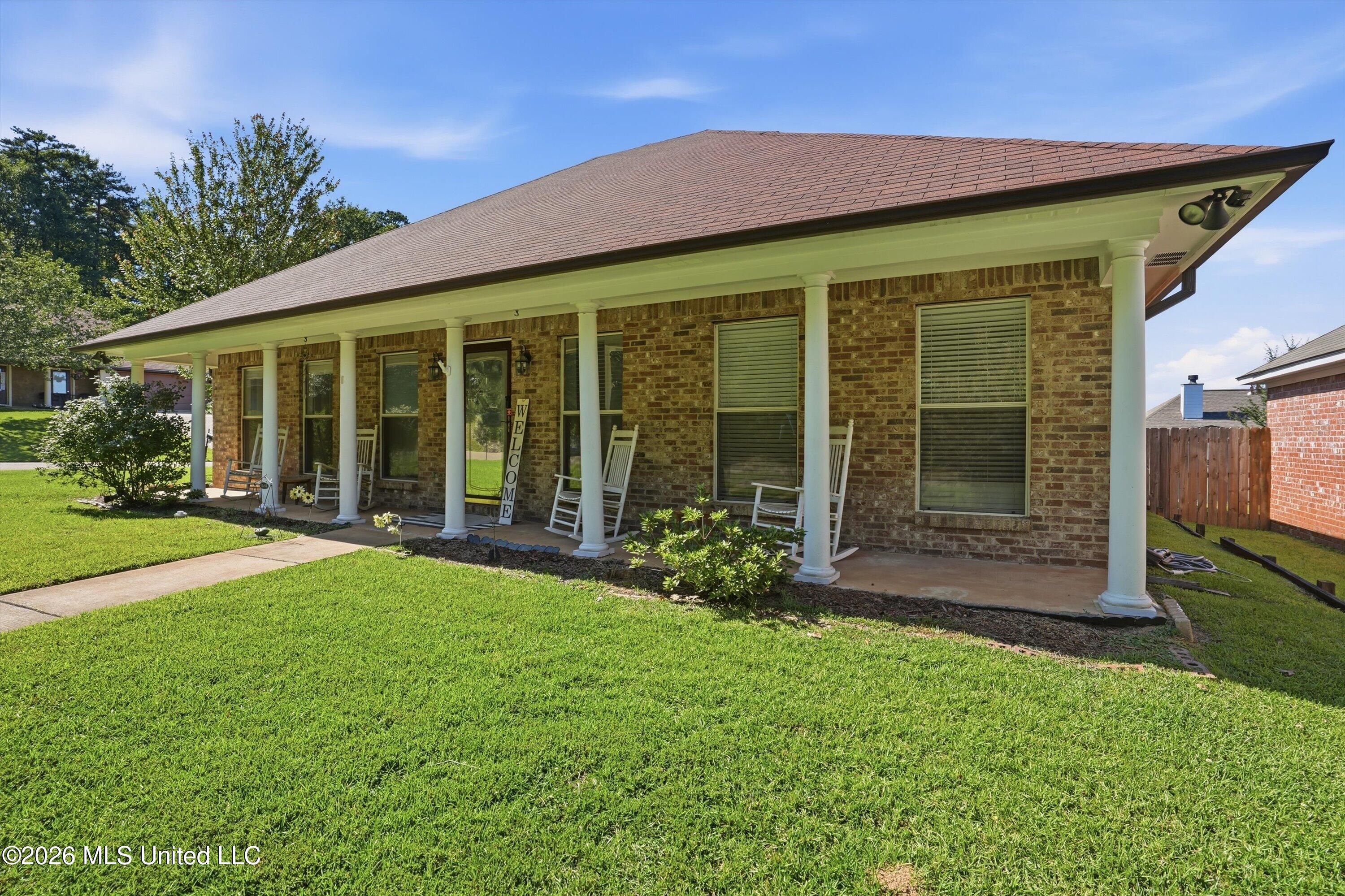 607 Briars Bend Brandon, MS 39042 - Photo 2 of 32 02-607_Briars_Bend_002