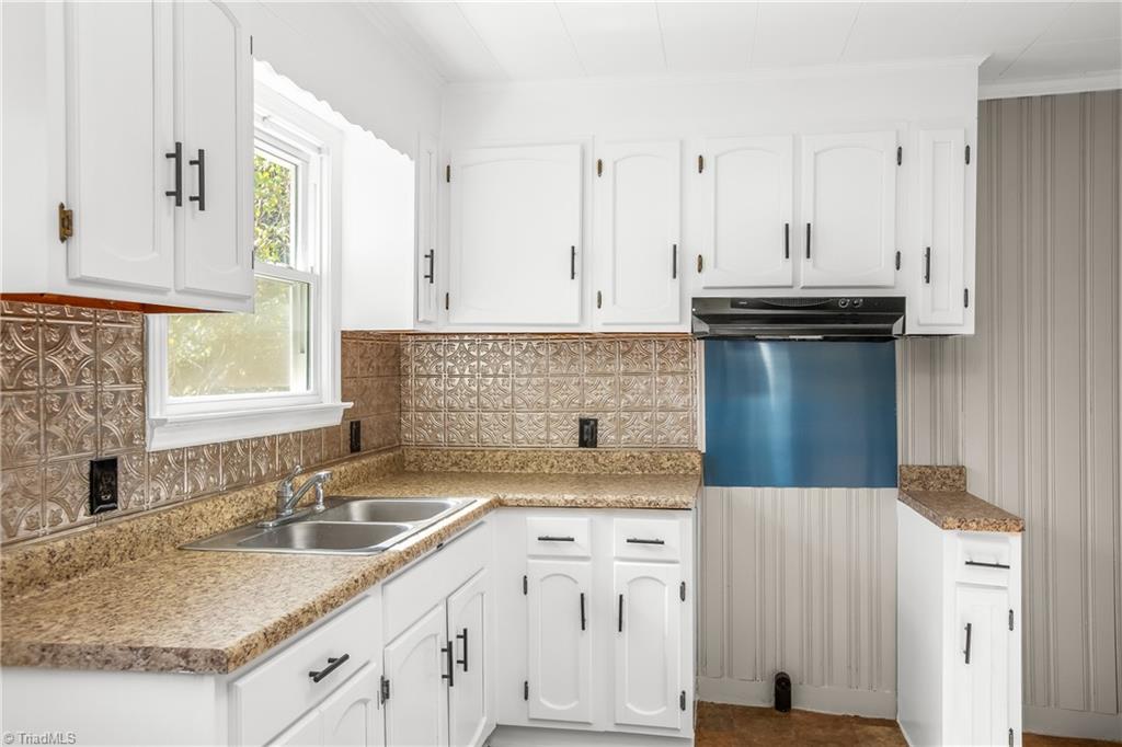 4226 Viking Drive Winston-Salem, NC 27105 - Photo 6 of 15