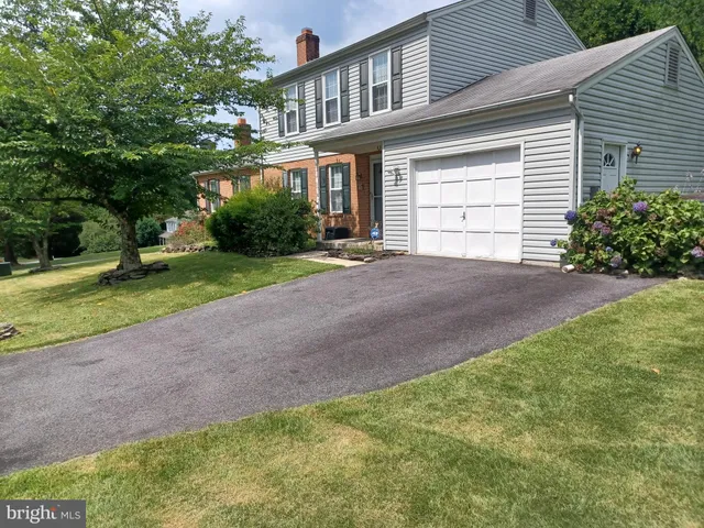 $3,200 | 17 Blackburn Court, Burtonsville, MD 20866