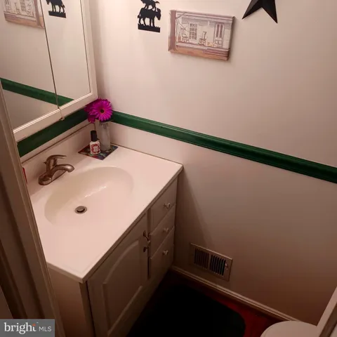 $3,300 | 17 Blackburn Court, Burtonsville, MD 20866