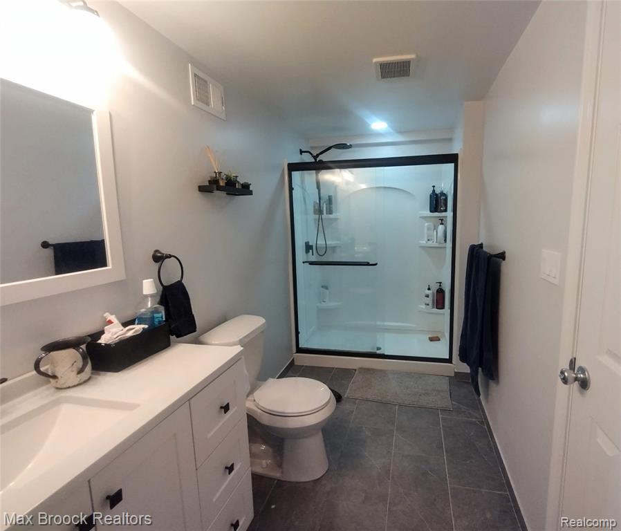 25210 Ridge Cliff Drive Southfield, MI 48075 - Photo 21 of 26