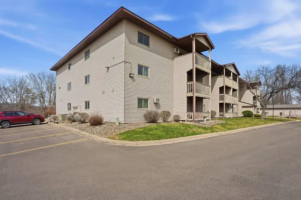 $150,000 | 1828 Perlich Avenue, Unit 2B, Red Wing, MN 55066