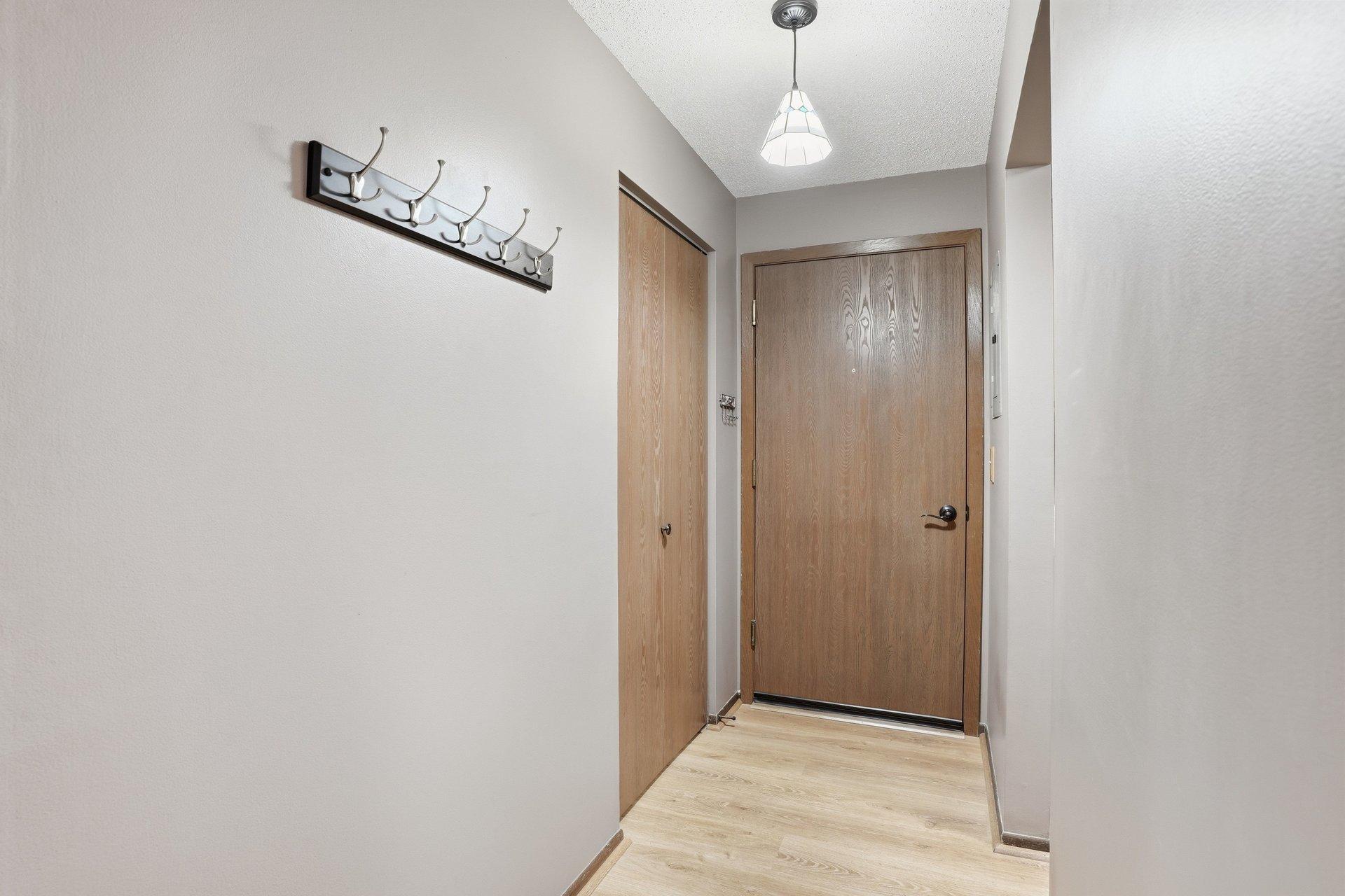 1828 Perlich Avenue, Unit 2B Red Wing, MN 55066 - Photo 8 of 37