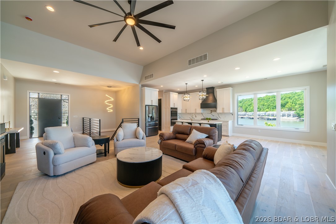 439 Red Bud Road Lake Ozark, MO 65049 - Photo 7 of 53 Top Floor Living room