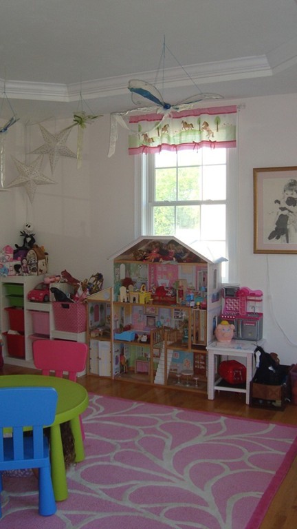 6 Judith Road Hudson, MA 01749 - Photo 9 of 20 Gallery Image 9