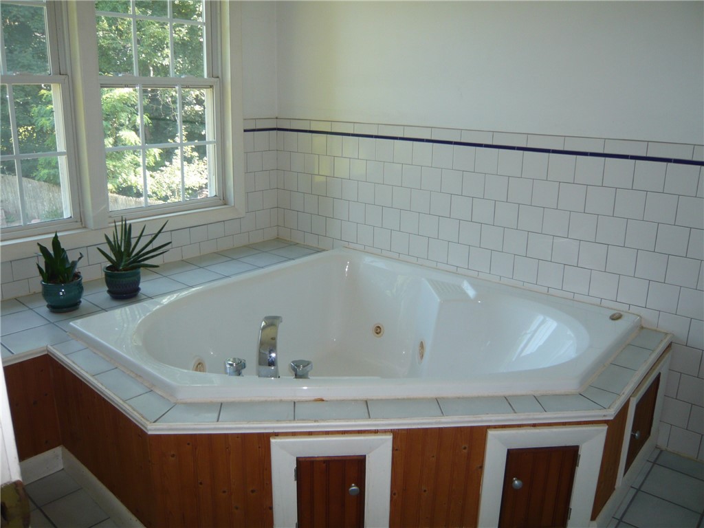 8 Mumford Street Coventry, RI 02816 - Photo 23 of 31 Gallery Image 23