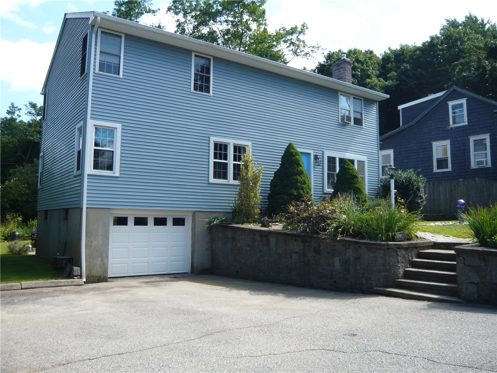 8 Mumford Street Coventry, RI 02816 - Photo 4 of 31 Gallery Image 4