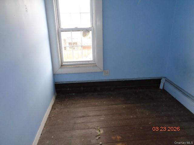19 East 10th Road Queens, NY 11693 - Photo 5 of 7 a view of small space with a window