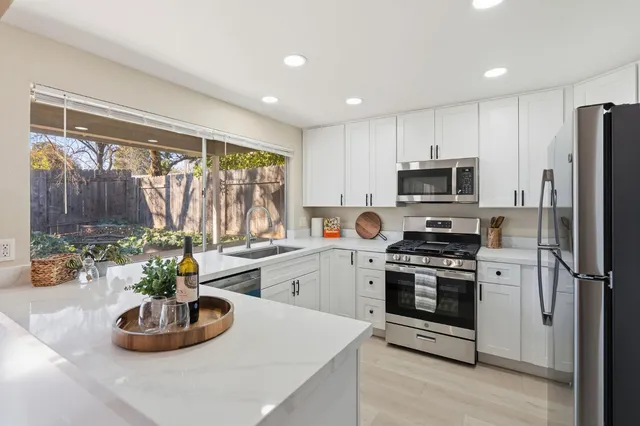 $559,000 | 5865 Esrig Way, Sacramento, CA 95841