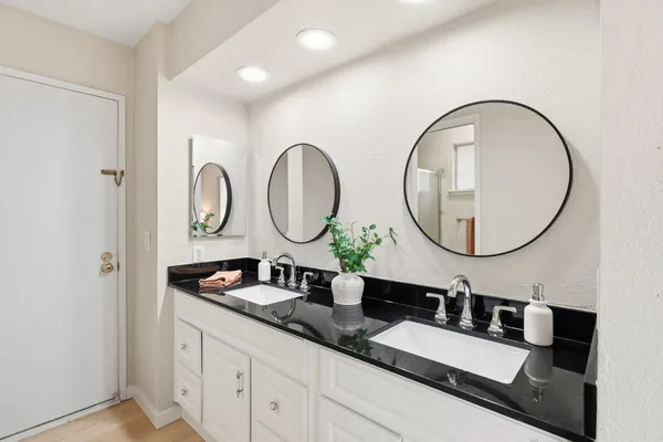 $499,900 | 5865 Esrig Way, Sacramento, CA 95841