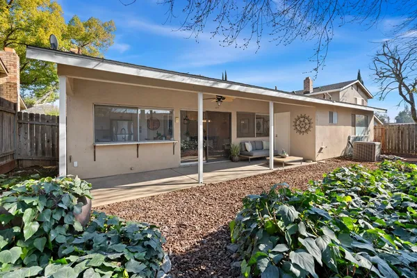 $499,900 | 5865 Esrig Way, Sacramento, CA 95841