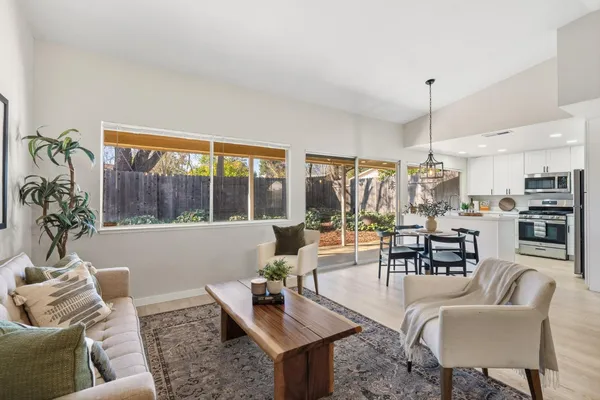 $499,900 | 5865 Esrig Way, Sacramento, CA 95841