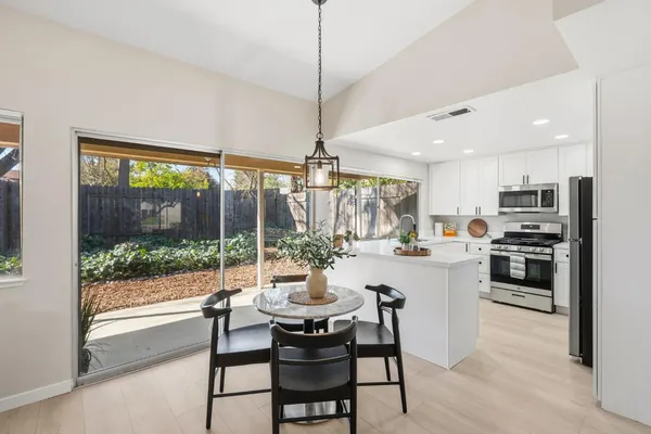 $499,900 | 5865 Esrig Way, Sacramento, CA 95841