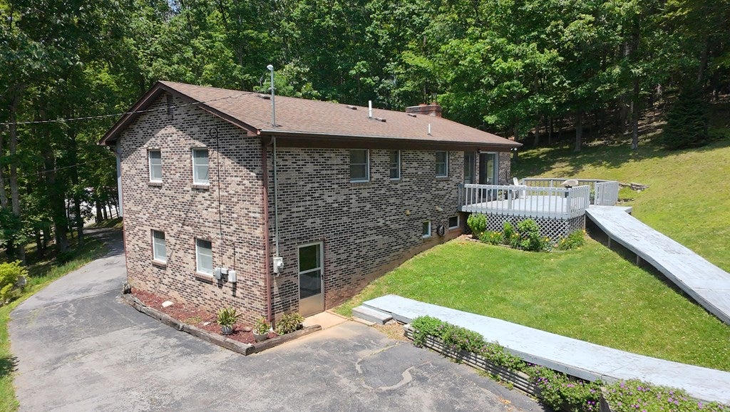 1753 Scratch Gravel Road Marion, VA 24354 - Photo 46 of 58 Gallery Image 46