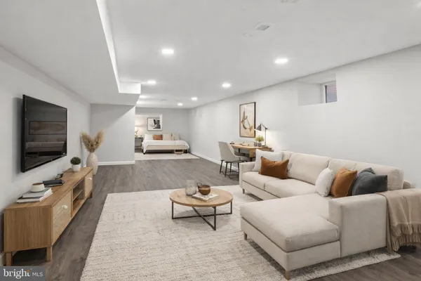 $2,800 | 4928 Florence Avenue, Philadelphia, PA 19143
