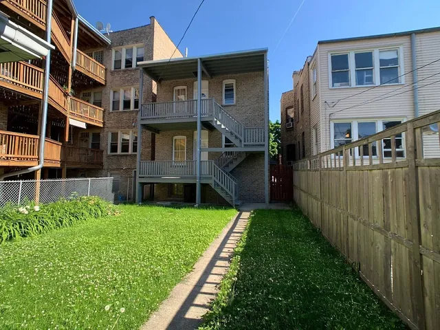 $2,150 | 3306 West Cullom Avenue, Unit 1, Chicago, IL 60618