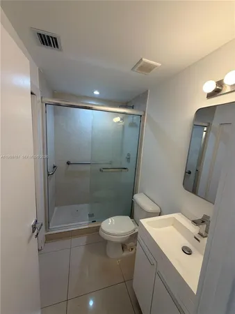 $1,900 | 829 Southwest 18th Avenue, Unit 109, Miami, FL 33135